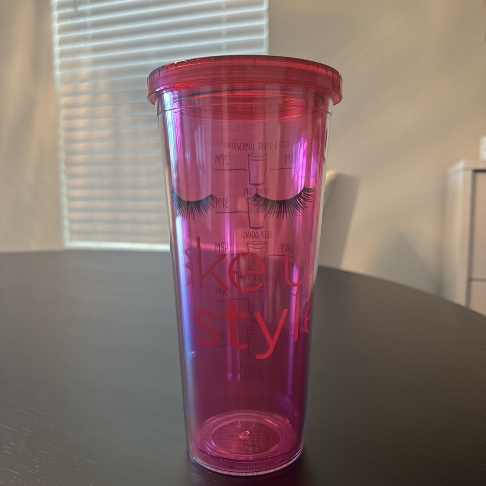 Pink Eyelash Design Tumbler